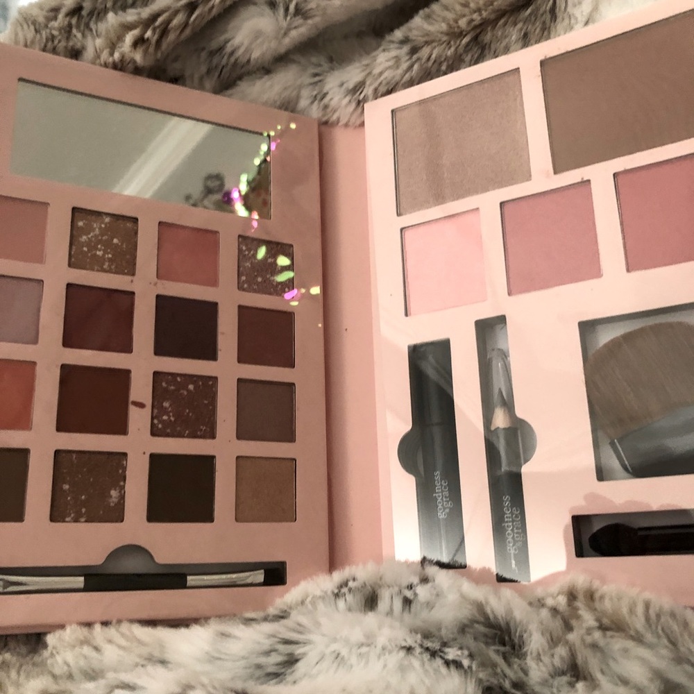 Goodness & grace make up palette pink NWT
